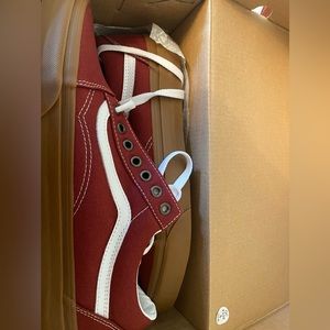 Brand new never worn Old Skool Vans. Mens 9, Womens 10.5